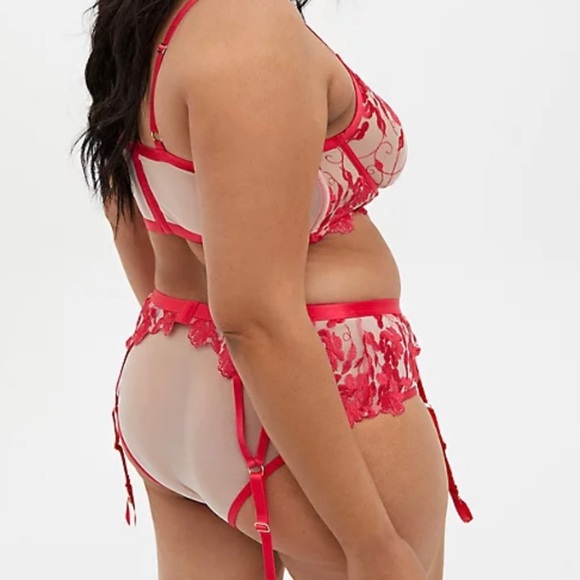 Torrid Women’s Raspberry Pink Embroidered Mesh Lace Bralette & Garter Size 1X - Picture 3 of 16
